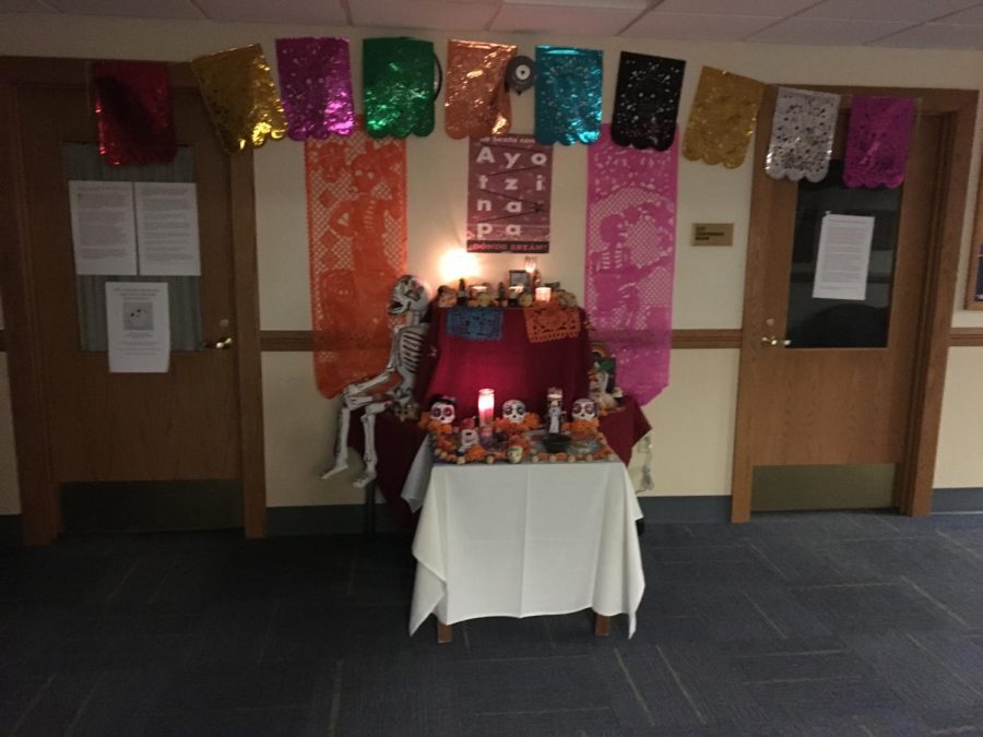 Ofrenda celebrates Dia de los Muertos