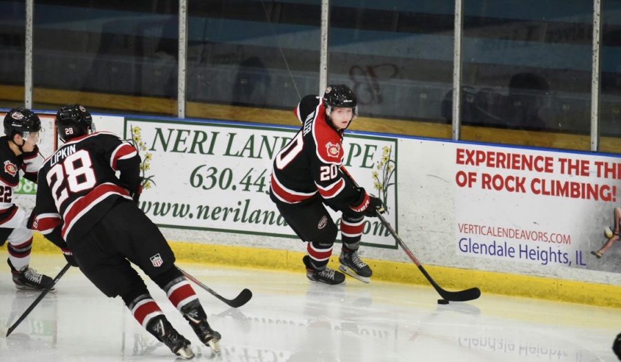 Joe Miller ‘21 plays for the Chicago Steels, U.S. Junior A hockey team, as a forward. Currently, he attends school online.