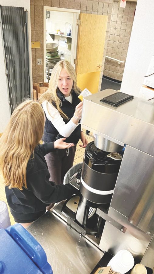 Sally Countryman ‘23 and Greta Wattson ‘23 head to the cafeteria to refuel thier herbal teas and waters during their five minute brain break in Molter’s AP Calculus AB Block 2.