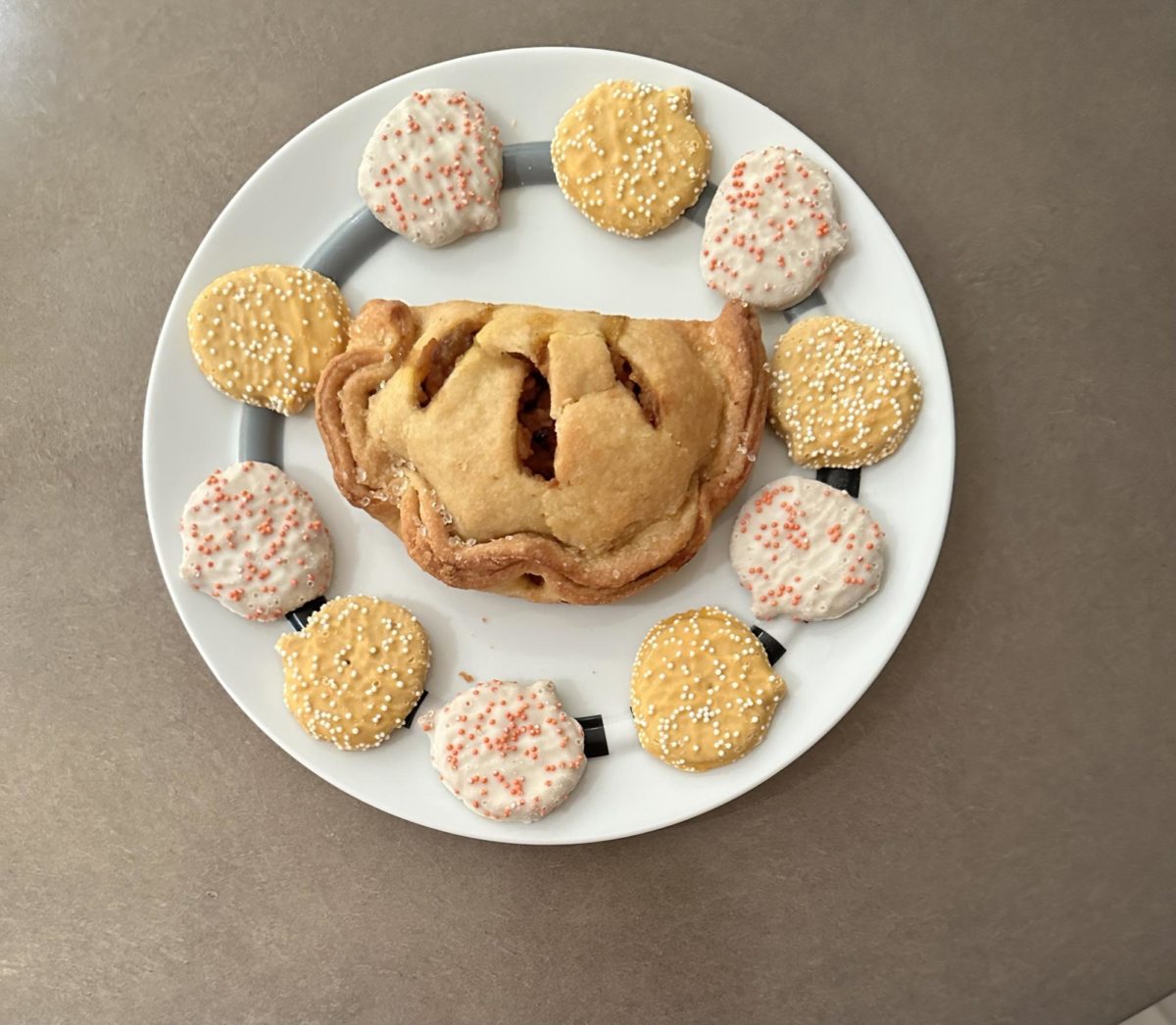 Jason Rotenberg ‘24 created an assortment of the Pumpkin Spice Cookies and the Hand Held Pumpkin Pie from Trader Joe’s. 